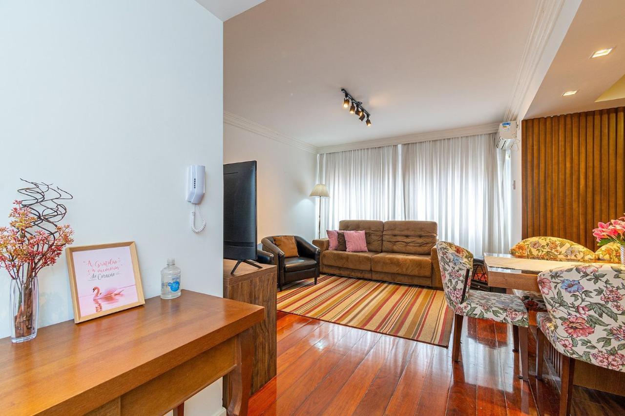 Amplo Apartamento Ao Lado Da Rua Coberta Gramado Bagian luar foto