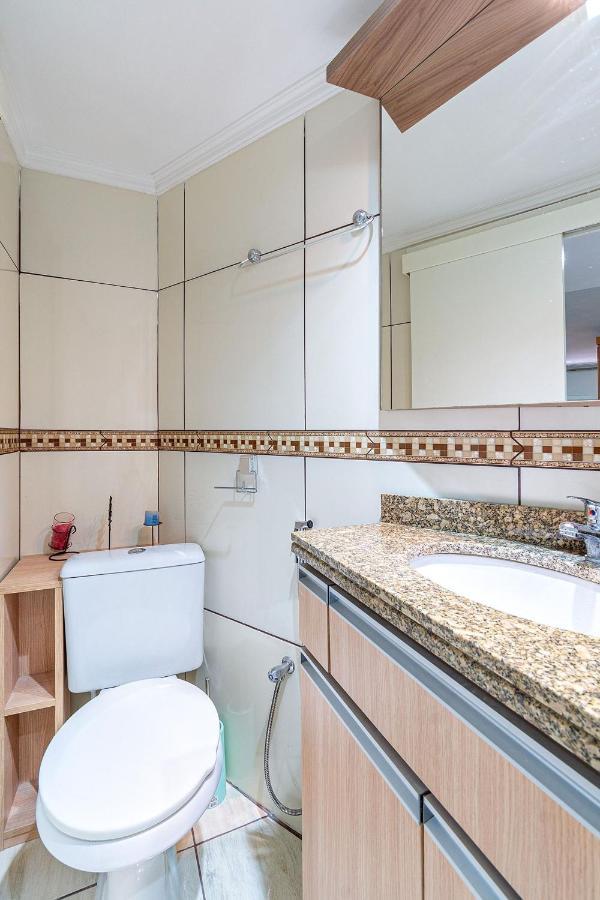 Amplo Apartamento Ao Lado Da Rua Coberta Gramado Bagian luar foto