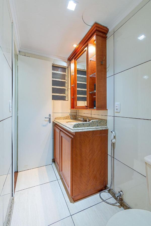 Amplo Apartamento Ao Lado Da Rua Coberta Gramado Bagian luar foto